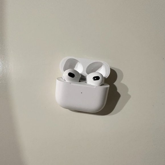 Airpods 3rd Generation - Picture 3 of 4